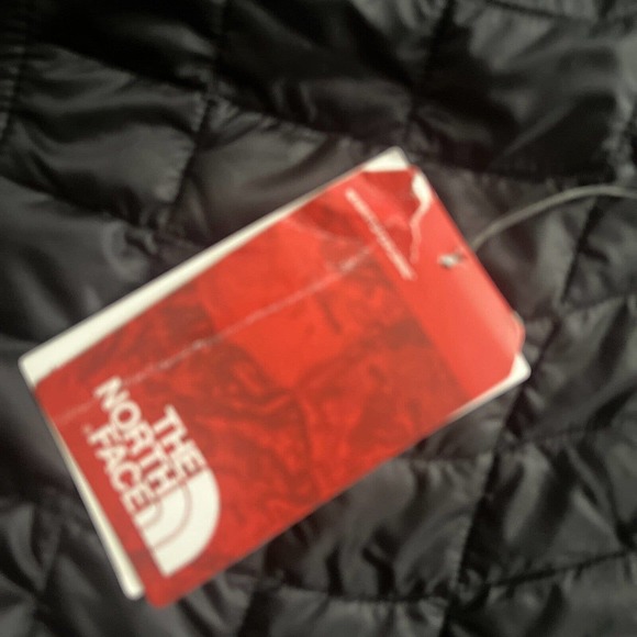 NWT The North Face Thermoball Puffer Quilted Vest Full Zip Mens Size Large Black - Picture 3 of 8